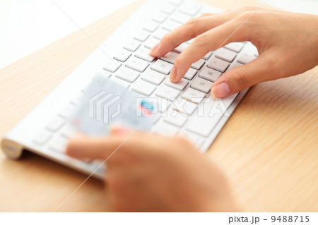 Online shopping with credit card and keyboard Online shopping with credit card and keyboard 9488715