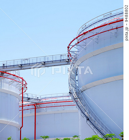 Oil storage tanks 9488802