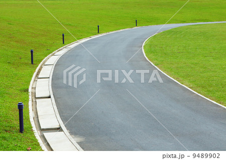 path in golf course 9489902