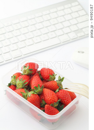 Healthy lunch box in working desk Healthy lunch box in working desk 9490187