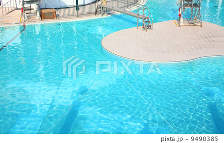 Swimming pool 9490385