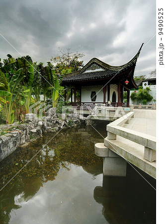 chinese garden 9490525