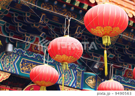 red lantern in chinese temple red lantern in chinese temple 9490563
