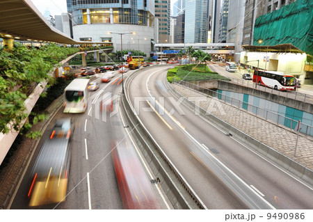speed evening traffic motion blur 9490986