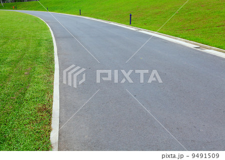 path in golf course 9491509