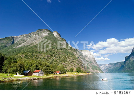 Mountain Fjord Farm 9495167