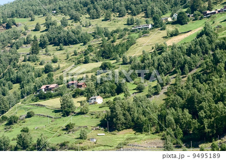 Mountain Farm Mountain Farm 9495189