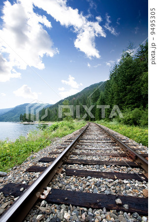 Train Tracks Train Tracks 9495305