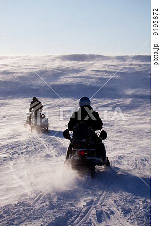 Winter Travel 9495872