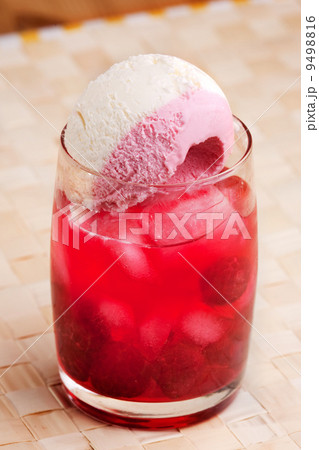 Raspberry Float 9498816