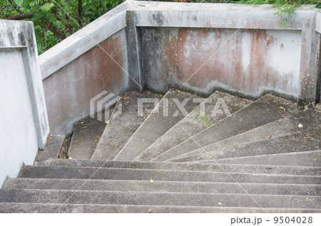 down stair 9504028