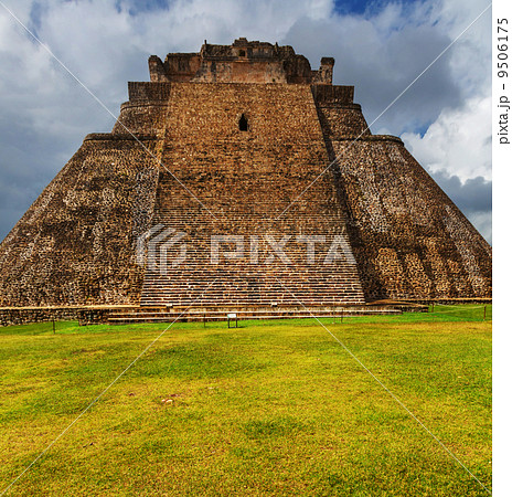 Uxmal Uxmal 9506175