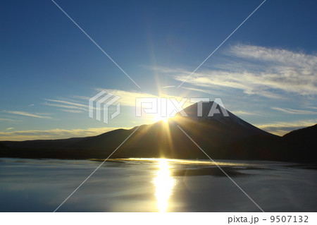 富士山　初日の出 9507132