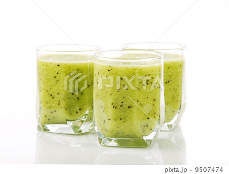 Kiwi smoothie 9507474