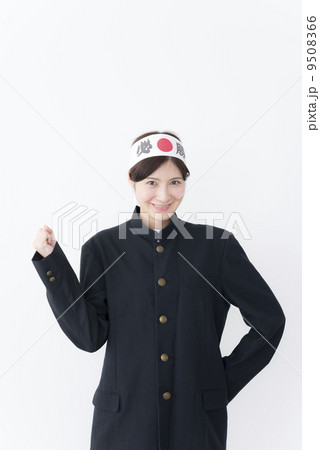 学ラン姿の若い女性 学ラン姿の若い女性 9508366