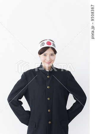 学ラン姿の若い女性 学ラン姿の若い女性 9508367