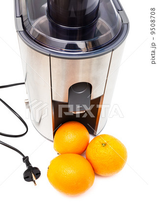 Juicer and oranges 9508708