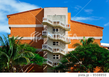 orange hotel 9508950