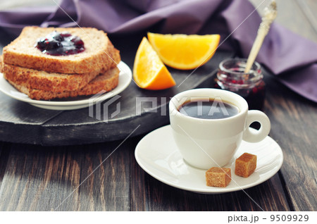 Coffee and toast 9509929