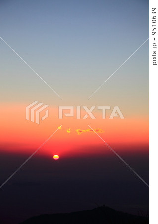 初日の出　伊豆スカイラインからの初島　熱海　2014年１月１日撮影 9510639