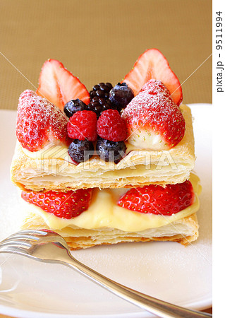 三種のベリーのミルフィーユ 9511994