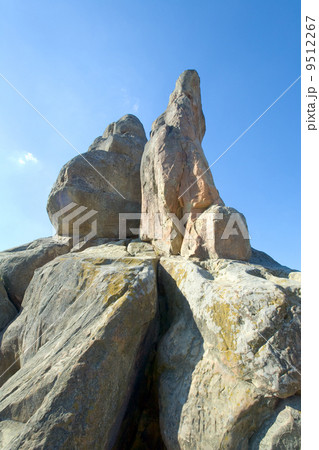 Urych Rocks view 9512267