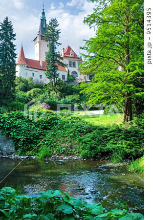 Castle Pruhonice or Pruhonicky zamek summer view (Prague, Czech) Castle Pruhonice or Pruhonicky zamek summer view (Prague, Czech) 9514395