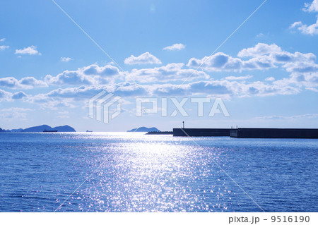 堤防のある風景 9516190