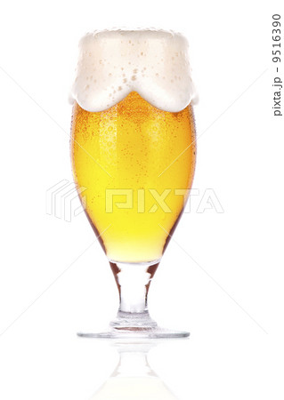 glass of beer isolated 9516390