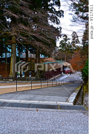 「根本中堂」へ降りる石段（比叡山延暦寺･東塔地区／滋賀県大津市坂本本町） 9517811