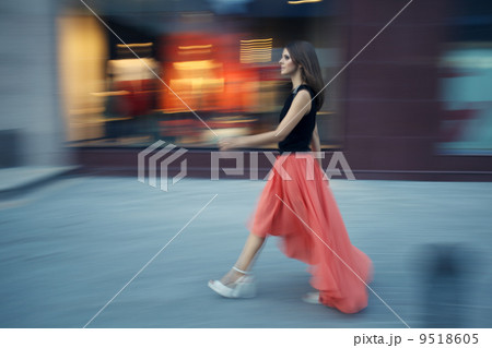 Woman walks Woman walks 9518605