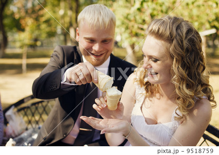 Newlyweds Newlyweds 9518759