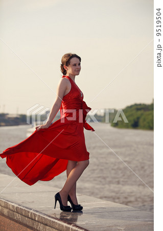 Beautiful woman in the park Beautiful woman in the park 9519504