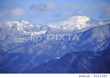 信州の雪山 9522484