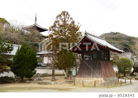 国宝　當麻寺の梵鐘 9529345