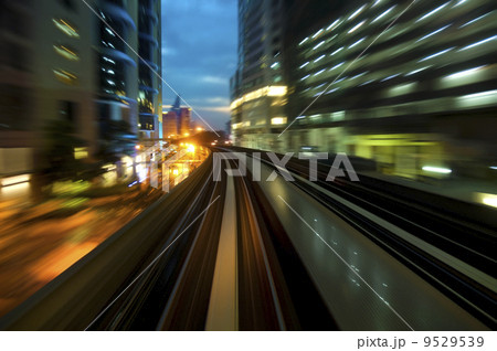 Urban night traffics view. Focus on the road. Urban night traffics view. Focus on the road. 9529539