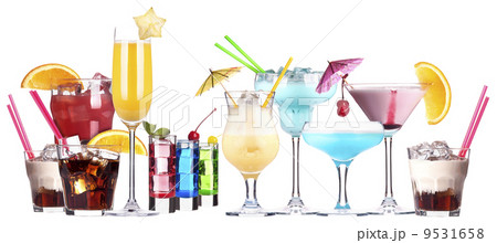 alcoholic cocktail set 9531658