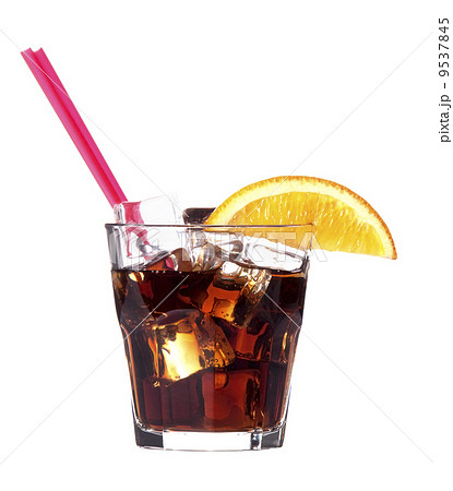 alcoholic cocktail 9537845