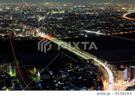 江戸川に架かる市川橋周辺の夜景と光跡 江戸川に架かる市川橋周辺の夜景と光跡 9538164