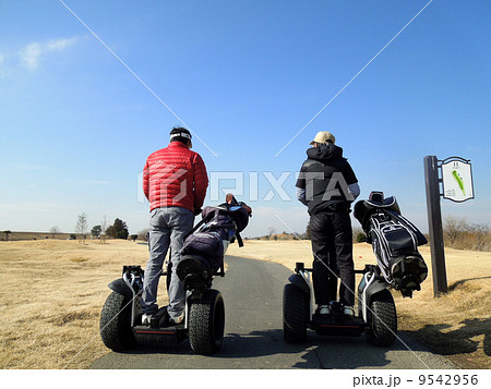 セグウェイでゴルフ 9542956