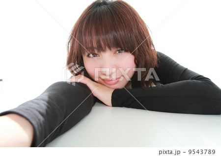 セミロングの女性 セミロングの女性 9543789
