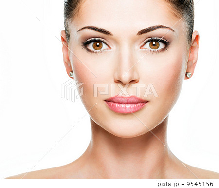 Young adult woman with beautiful face 9545156