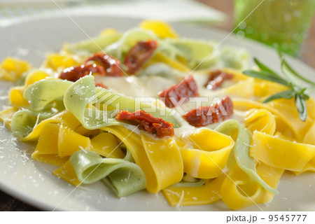 Fettuccine Alfredo 9545777