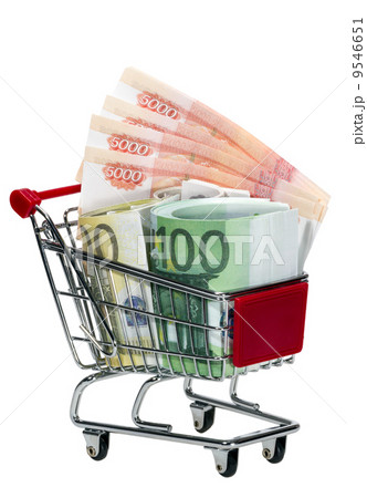 Shopping Cart with money 9546651