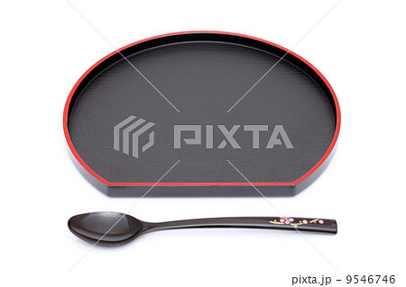 お盆とスプーン 9546746