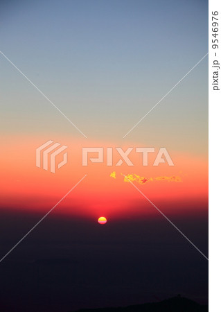 初日の出　伊豆スカイラインからの初島　熱海　2014年１月１日撮影 9546976