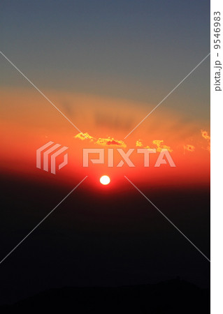 初日の出　伊豆スカイラインからの初島　熱海　2014年１月１日撮影 9546983