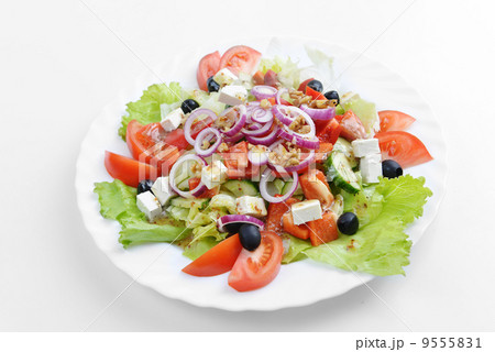 salad with fresh vegetables 9555831