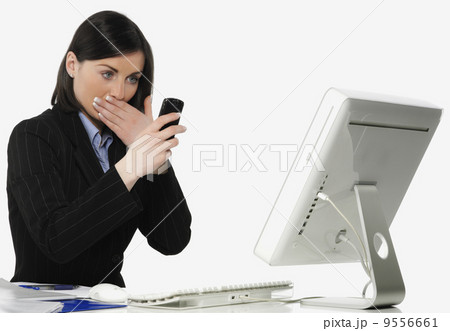 beautiful business woman whit mobile phone beautiful business woman whit mobile phone 9556661
