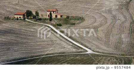 tuscan landscape 9557484